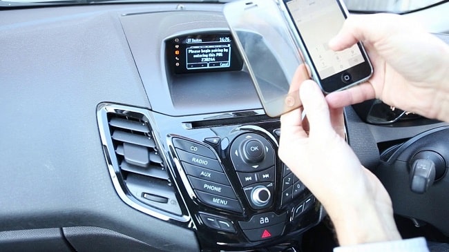 how to connect phone to ford sync to play music